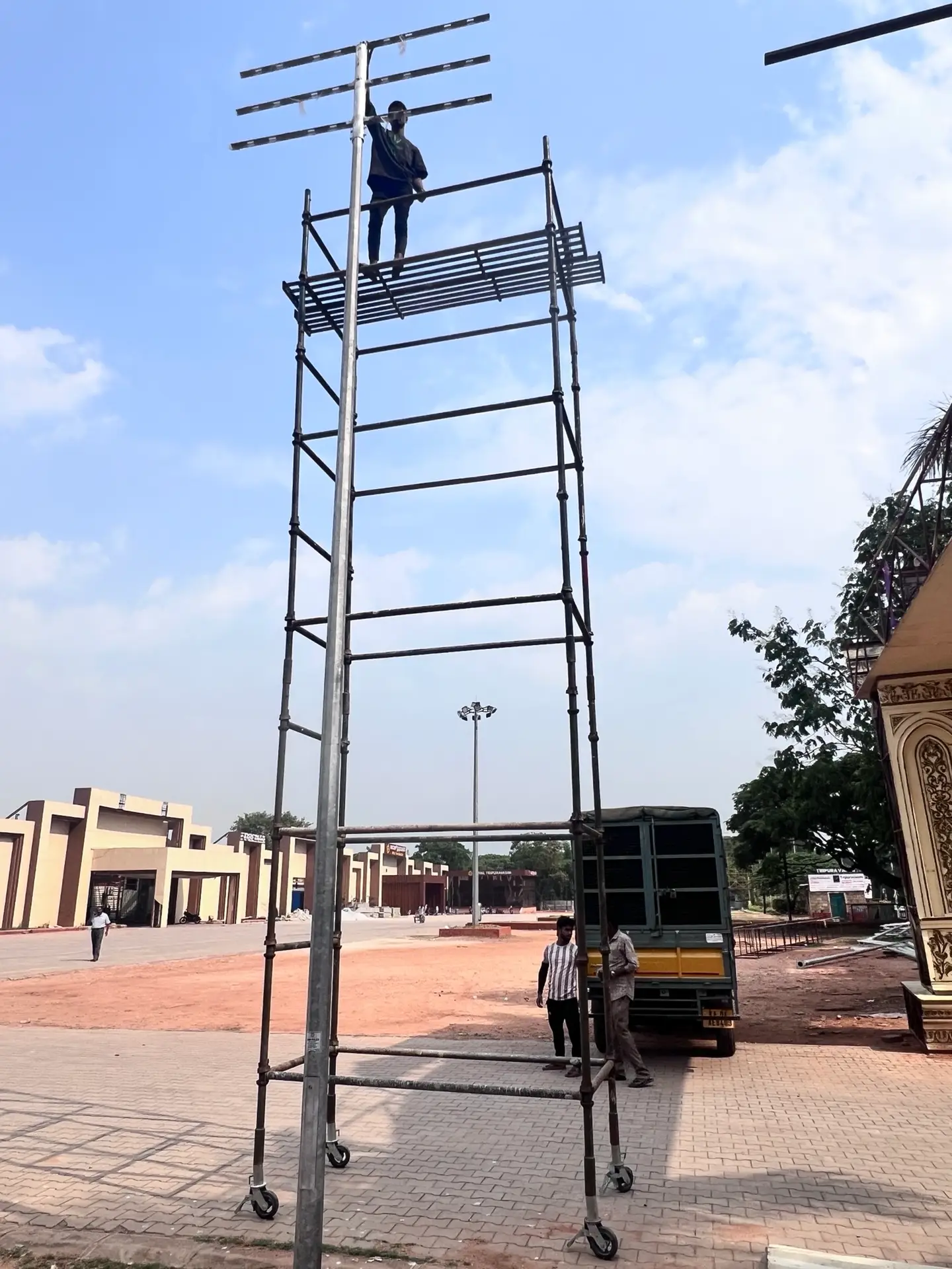 Scaffolding Installation for Street Light Projects in Bangalore